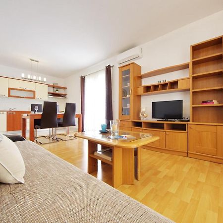 Apartmani Emili Сукошан Экстерьер фото