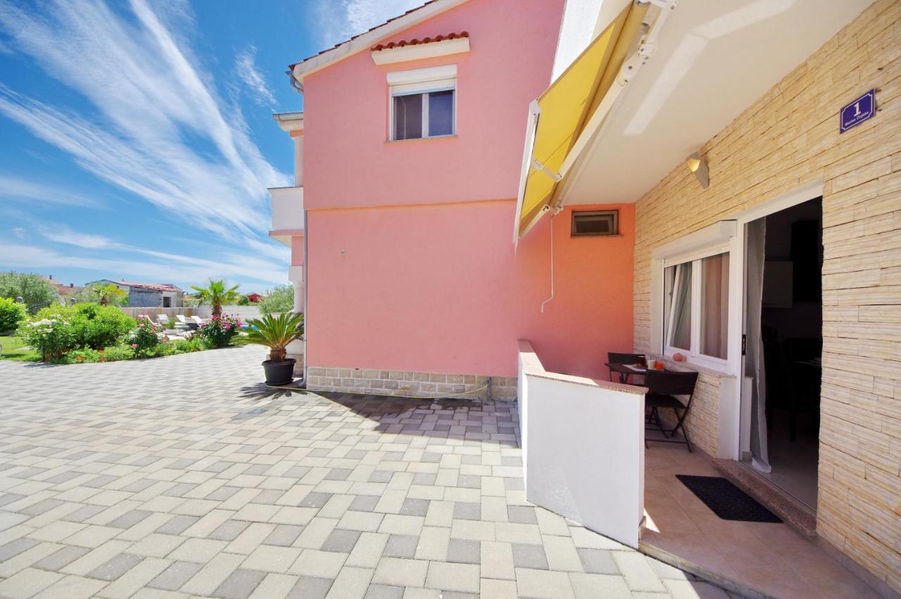 Apartmani Emili Сукошан Экстерьер фото