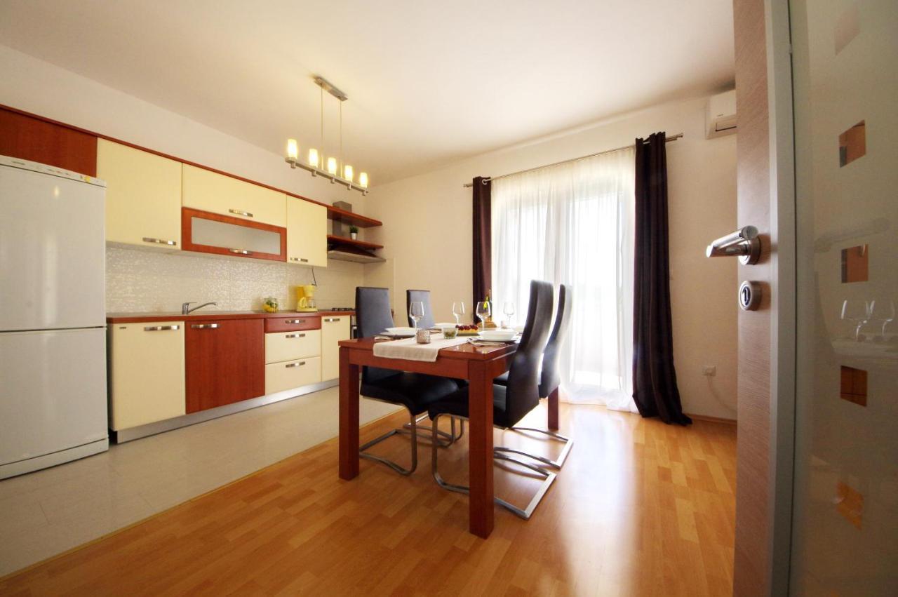 Apartmani Emili Сукошан Экстерьер фото